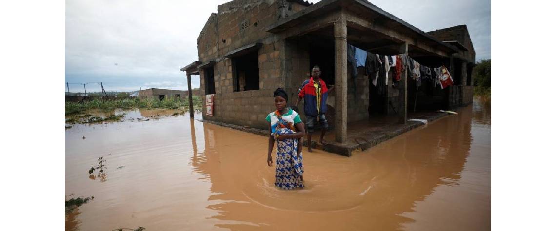Ciclones e cheias já mataram cerca de três mil pessoas em Moçambique.jpg