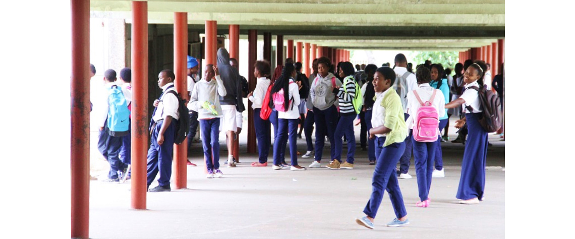 Ensino Superior, Técnico-Profissional e Secundário registam queda nas taxas de escolarização em 2025